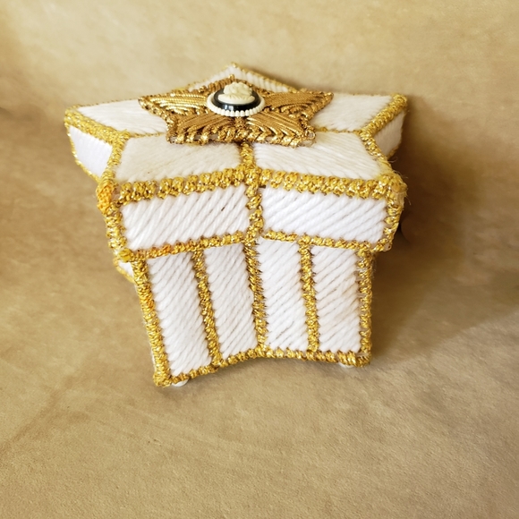 Handmade Trinket Box Star Gold NWT - Picture 2 of 2